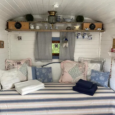 Romantischer Zirkuswagen