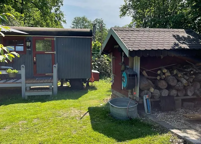 Romantischer Zirkuswagen *