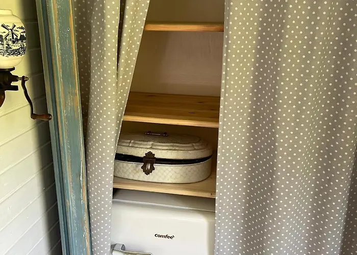 Kemp Romantischer Zirkuswagen